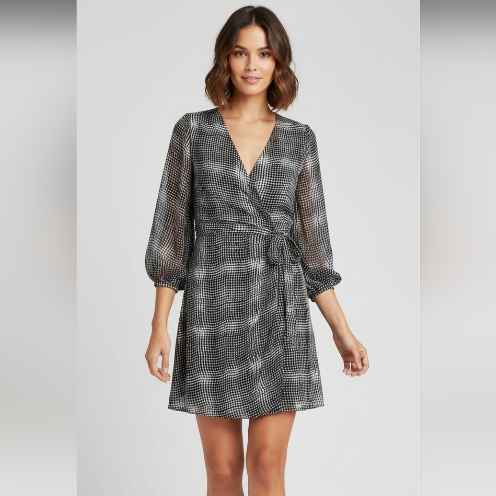NWT Diane von Furstenberg DVF Sigourney in Optic Plaid Black Silk Wrap Dress 10